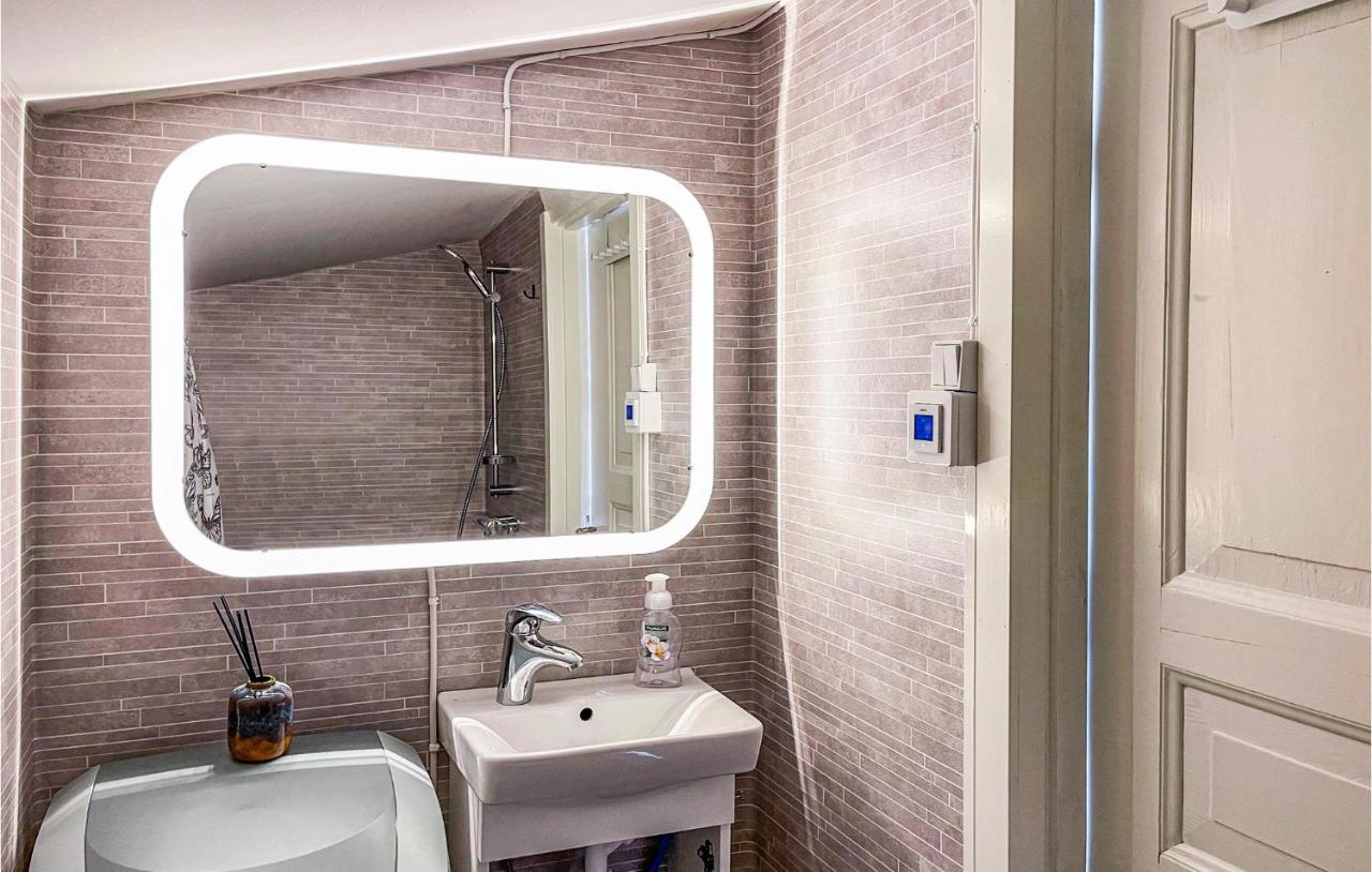 Cozy Home In Strmstad With Wifi Strömstad Екстериор снимка
